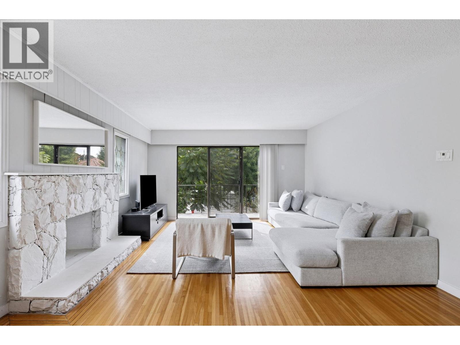 651 E 17TH AVENUE, Vancouver