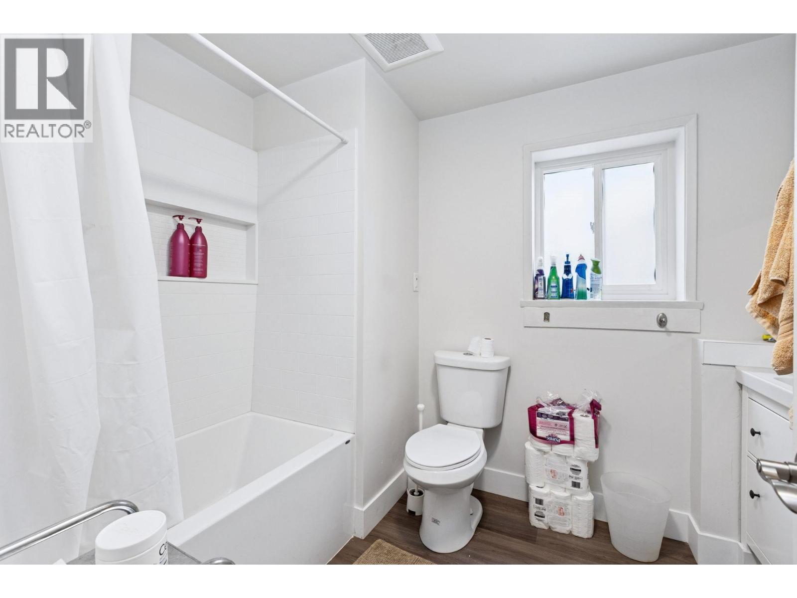651 E 17TH AVENUE, Vancouver