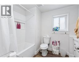 651 E 17th Avenue, Vancouver, BC V5V1B5 Photo 38