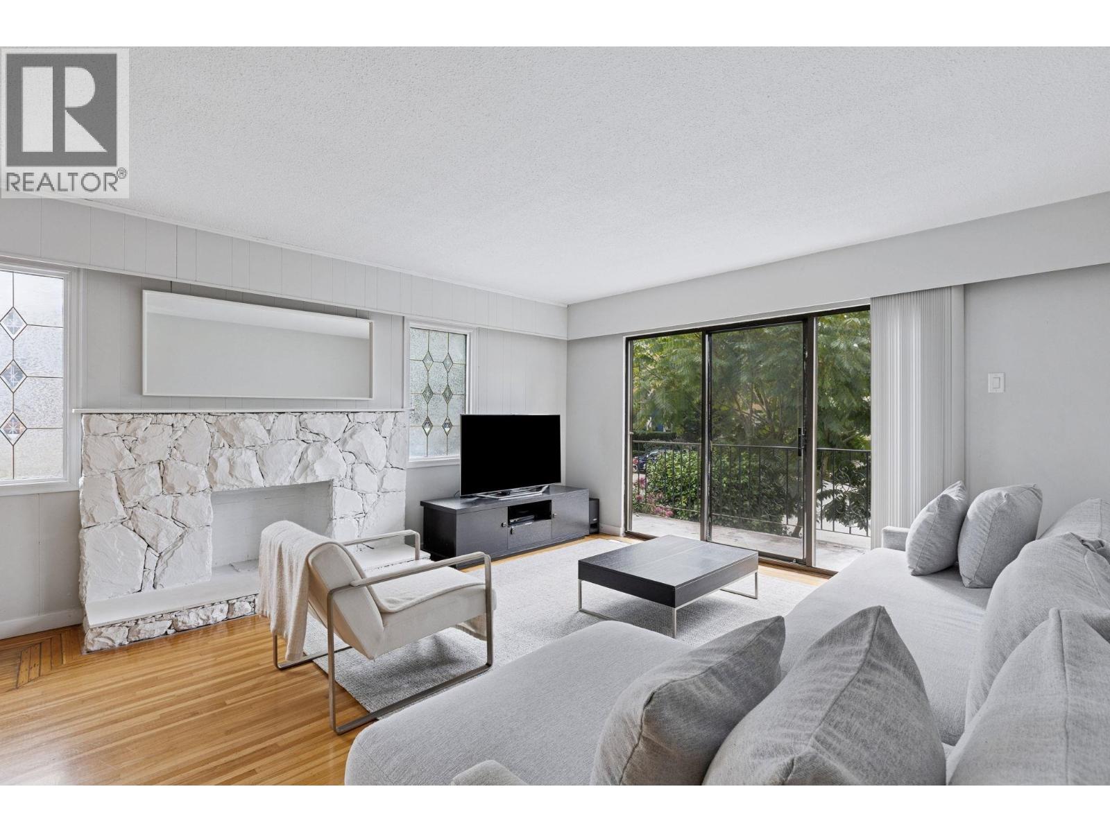651 E 17TH AVENUE, Vancouver