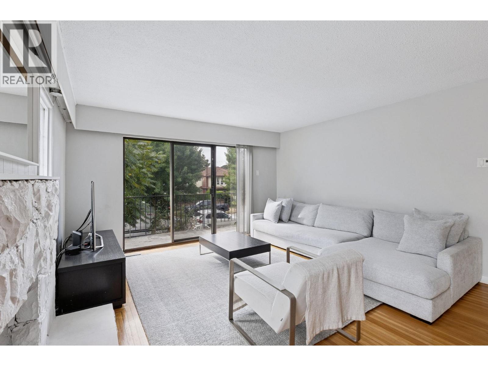 651 E 17TH AVENUE, Vancouver