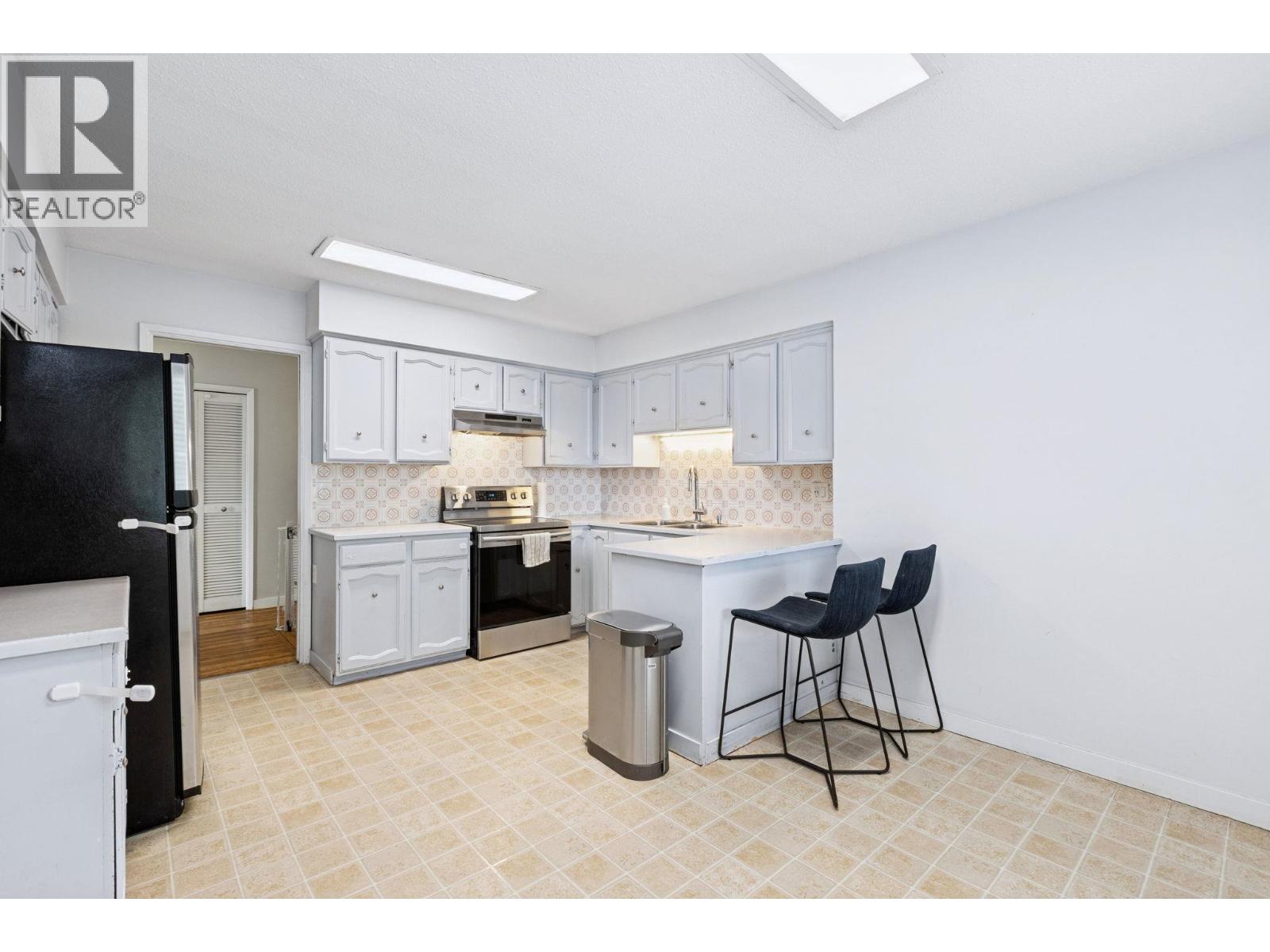 651 E 17TH AVENUE, Vancouver