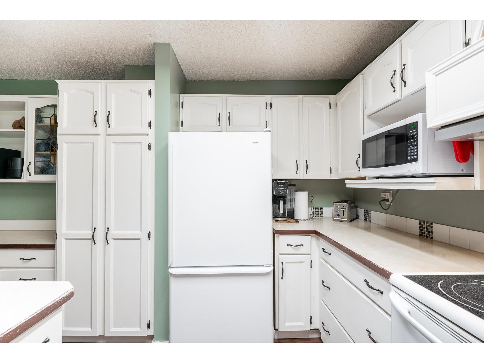 8370 SHEAVES Road, Delta