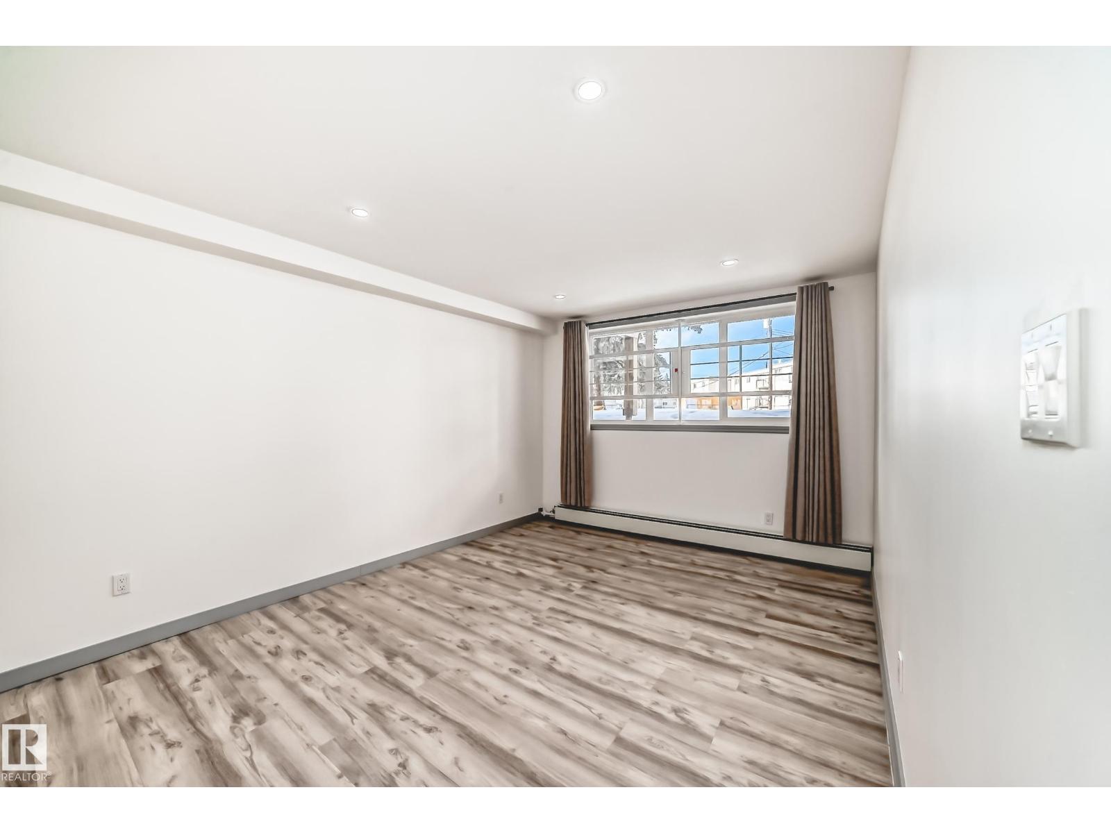 #4B 13230 FORT RD NW, Edmonton