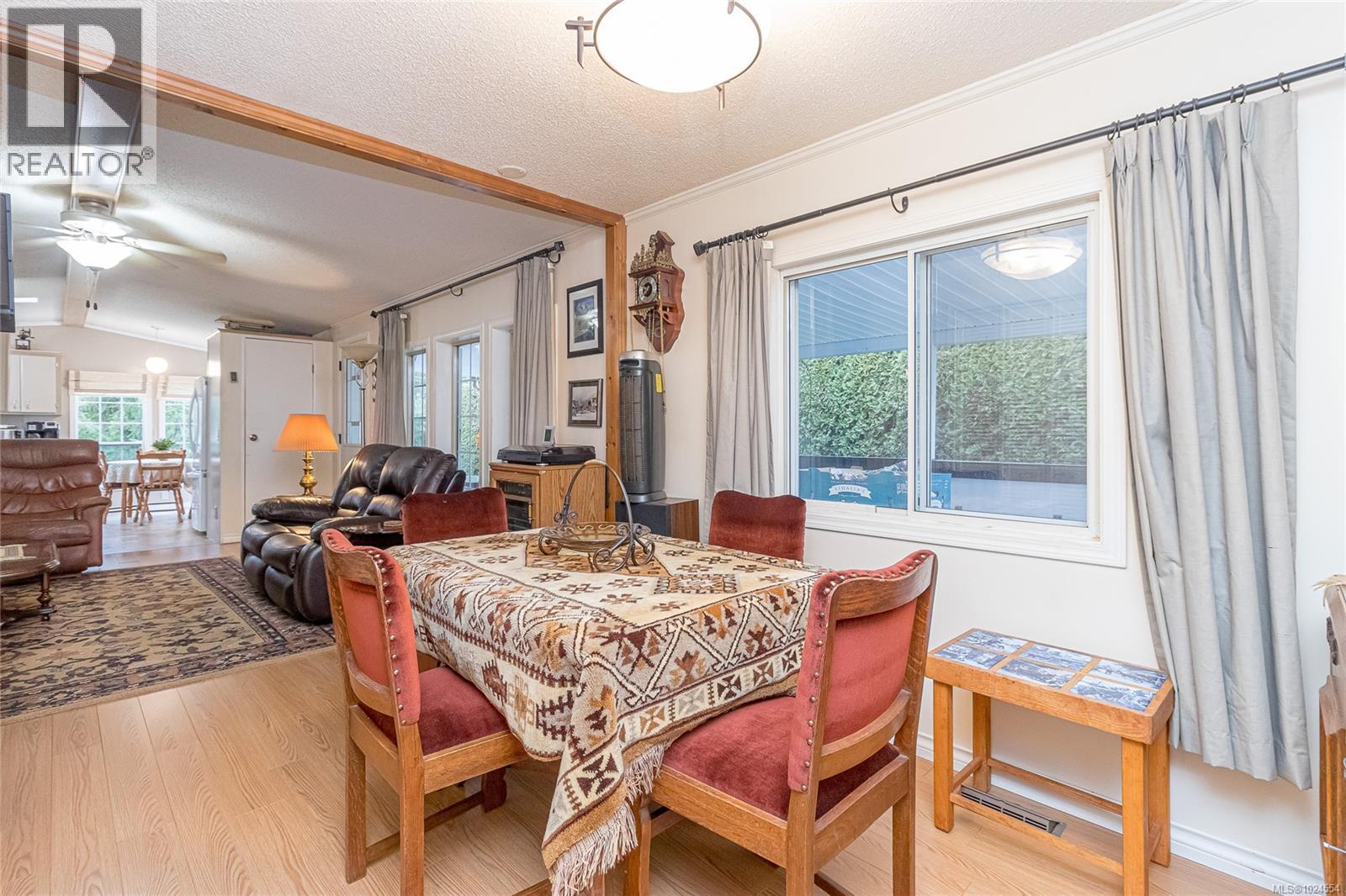 1071 Bourban Rd, Mill Bay