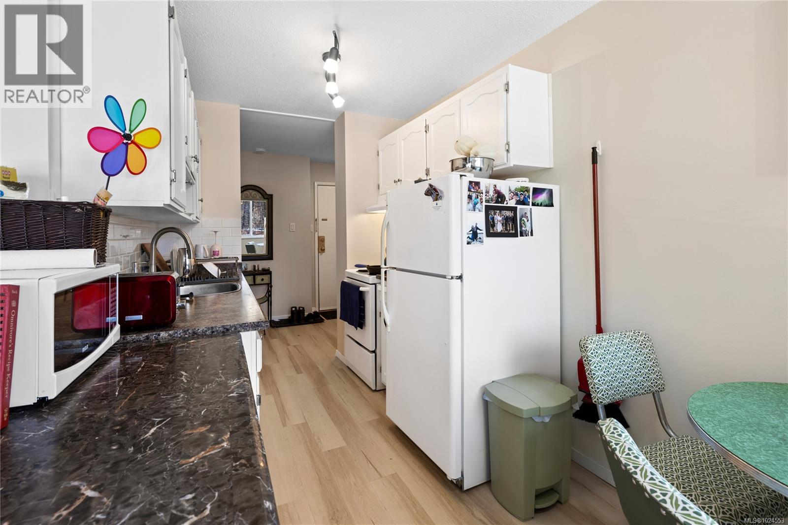 5201 999 Bowen Rd, Nanaimo