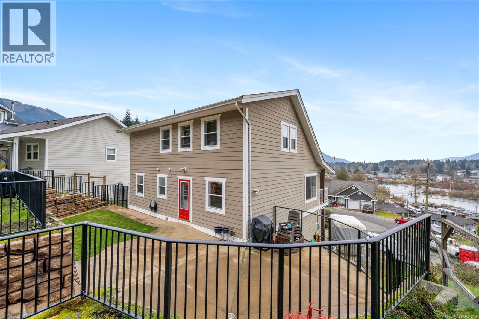 279 Castley Hts, Lake Cowichan