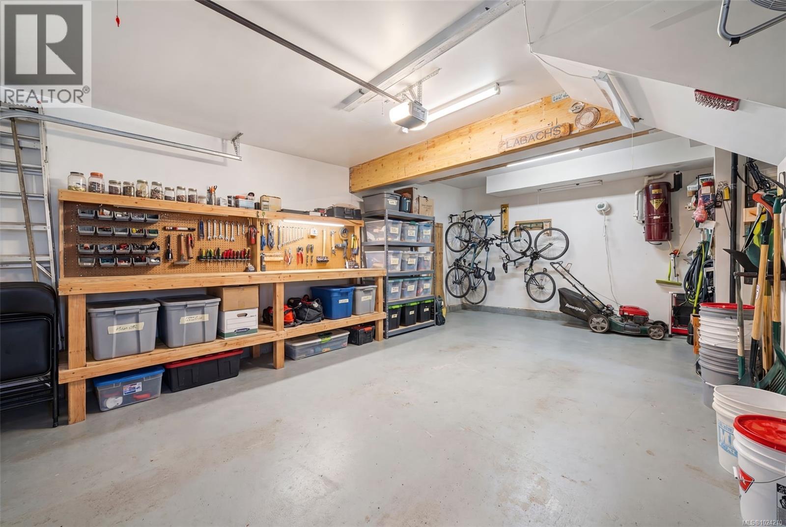 279 Castley Hts, Lake Cowichan