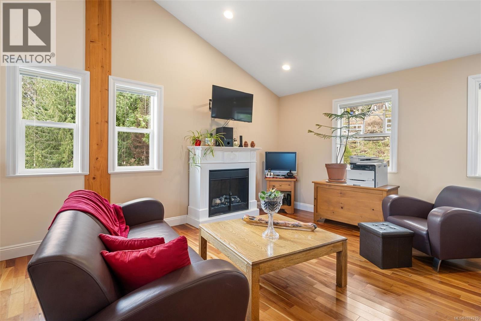 279 Castley Hts, Lake Cowichan