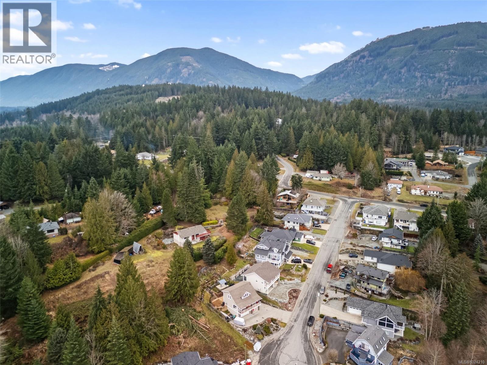 279 Castley Hts, Lake Cowichan