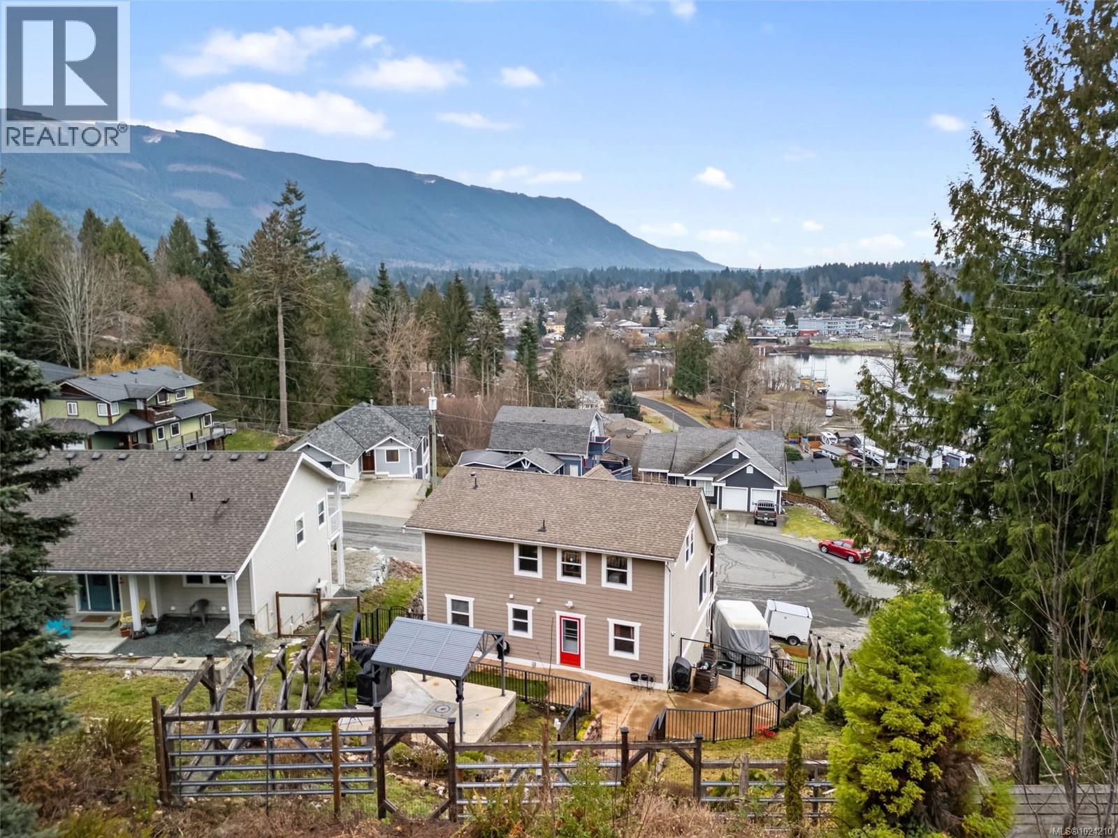 279 Castley Hts, Lake Cowichan