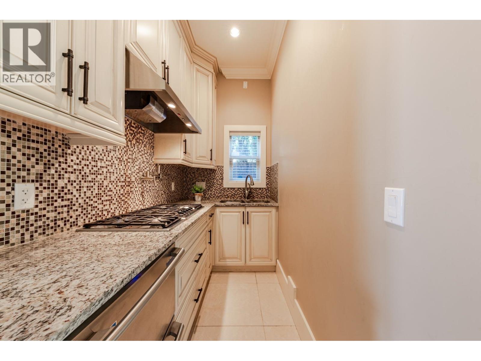 5628 GIBBONS Drive, Richmond