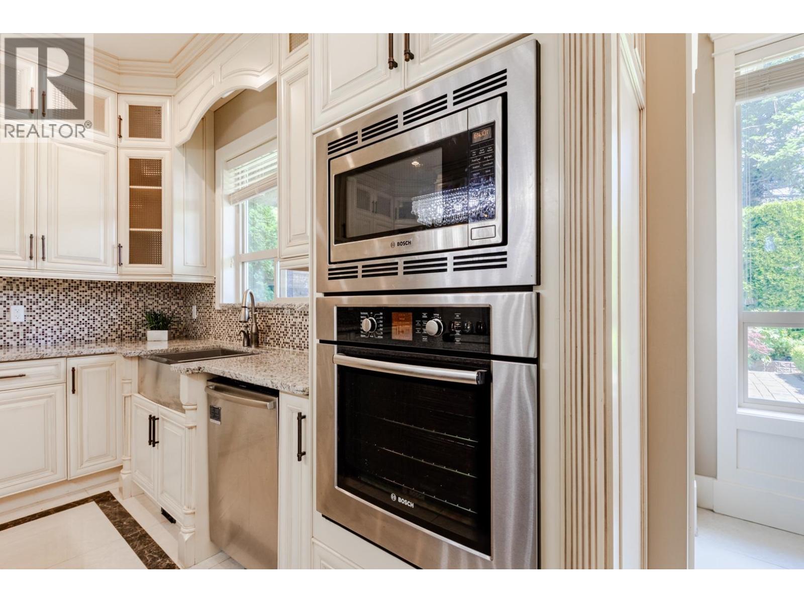 5628 GIBBONS Drive, Richmond