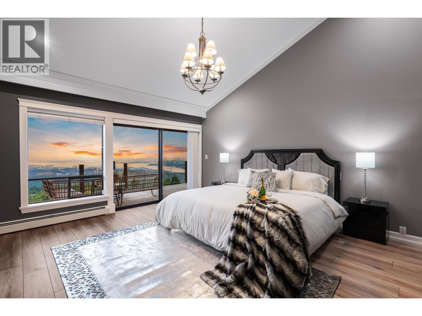 1521 CHARTWELL DRIVE, West Vancouver