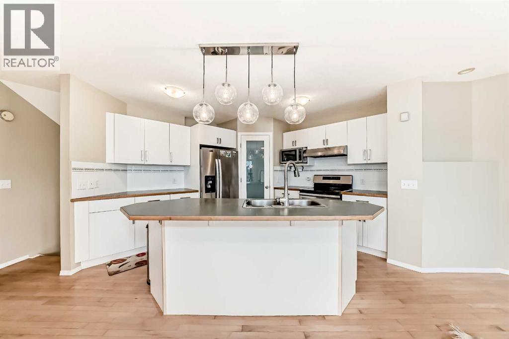 Single Family House for Sale in  Citadel Ridge Close NW Citadel Calgary 