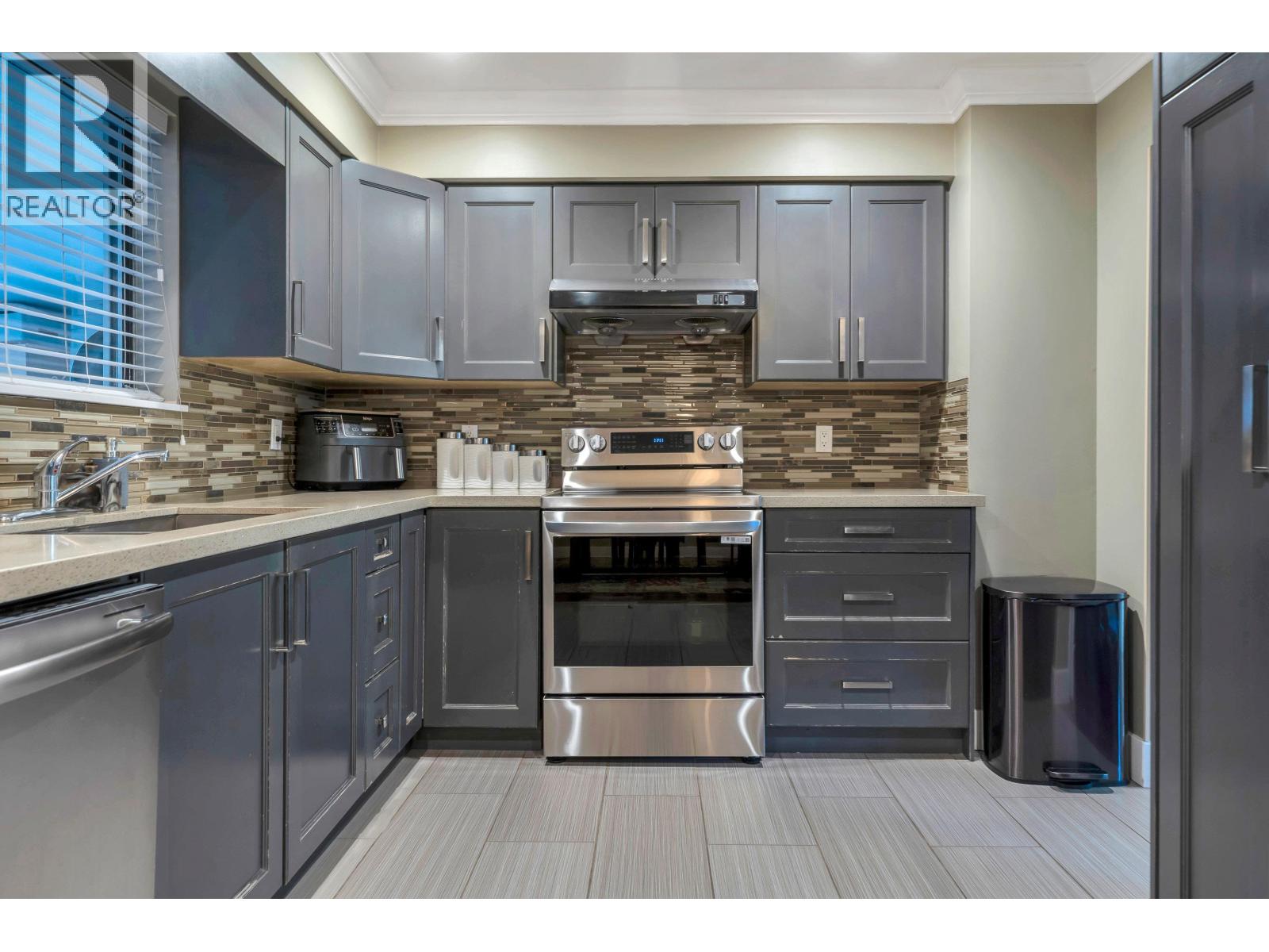 38276 MYRTLEWOOD CRESCENT, Squamish