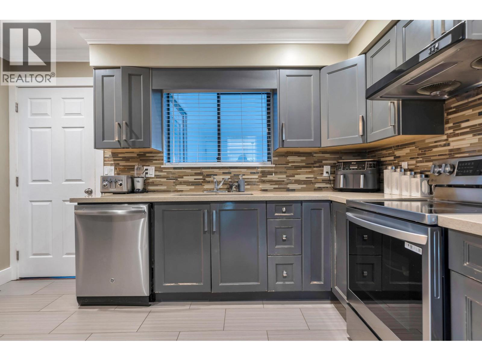 38276 MYRTLEWOOD CRESCENT, Squamish