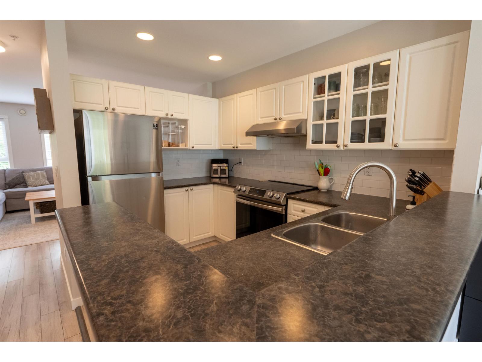 63 8844 208 STREET, Langley