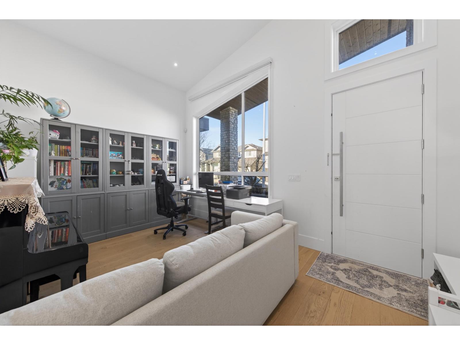 16764 18A Avenue - photo 2