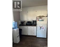 4pc Bathroom - 246 5th Avenue Nw, Swift Current, SK S9H0W3 Photo 6