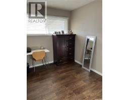 Bedroom - 246 5th Avenue Nw, Swift Current, SK S9H0W3 Photo 8
