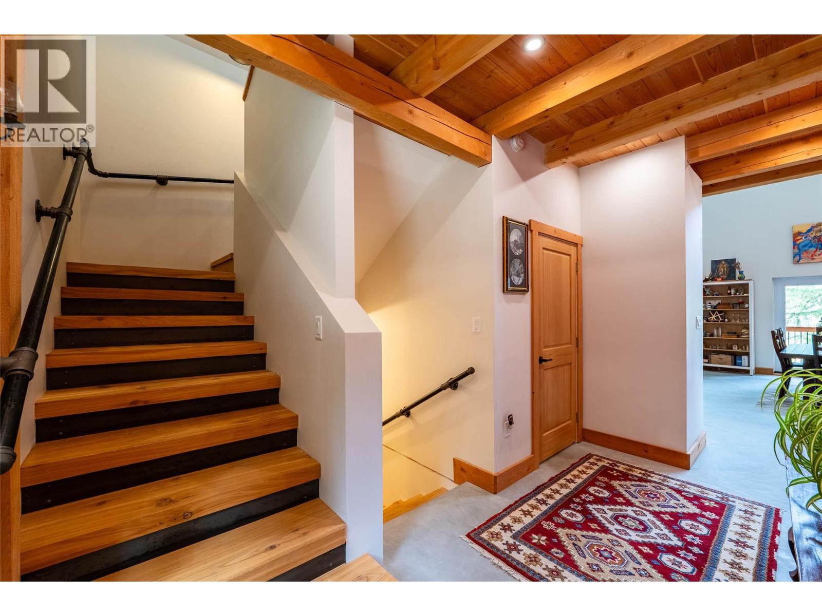 8774 6 Highway, Salmo