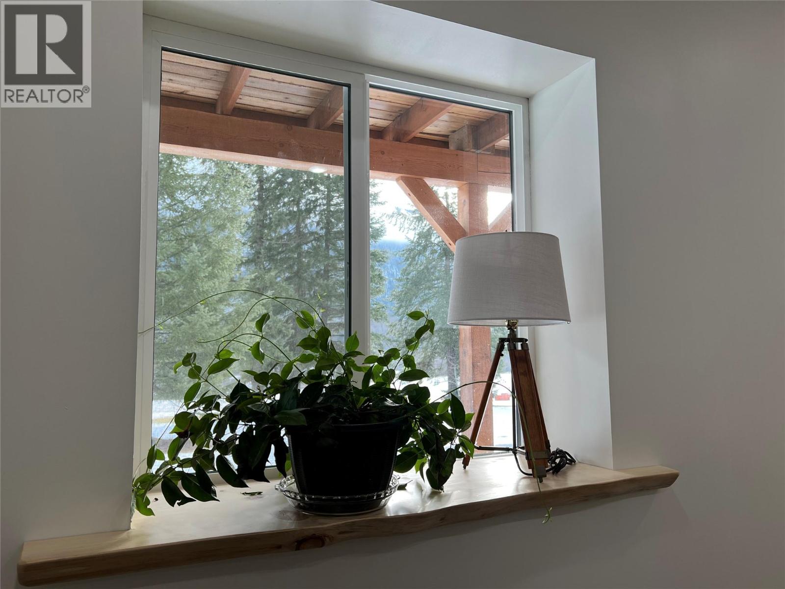 8774 6 Highway, Salmo