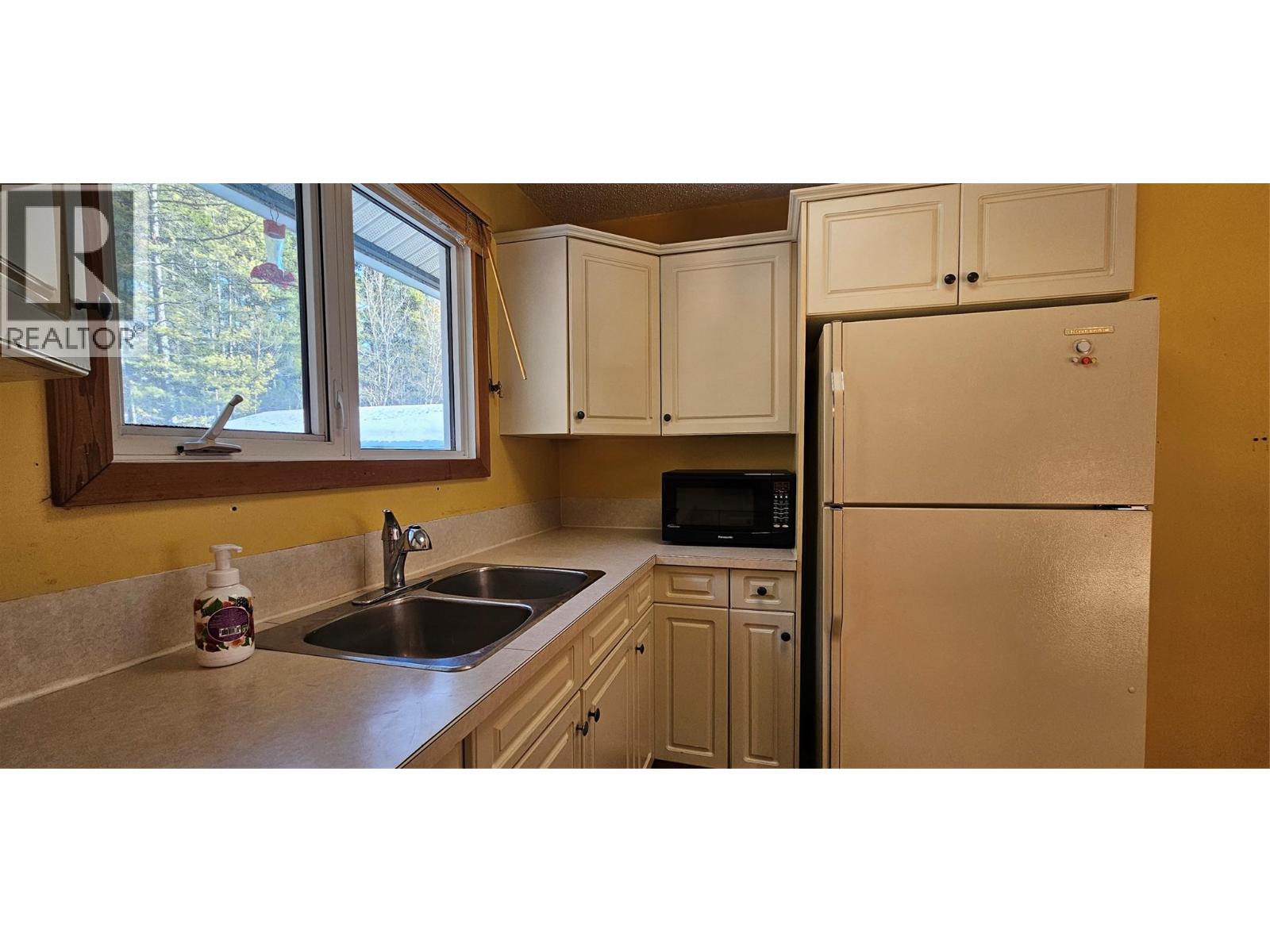 432 White Birch Crescent, Sparwood