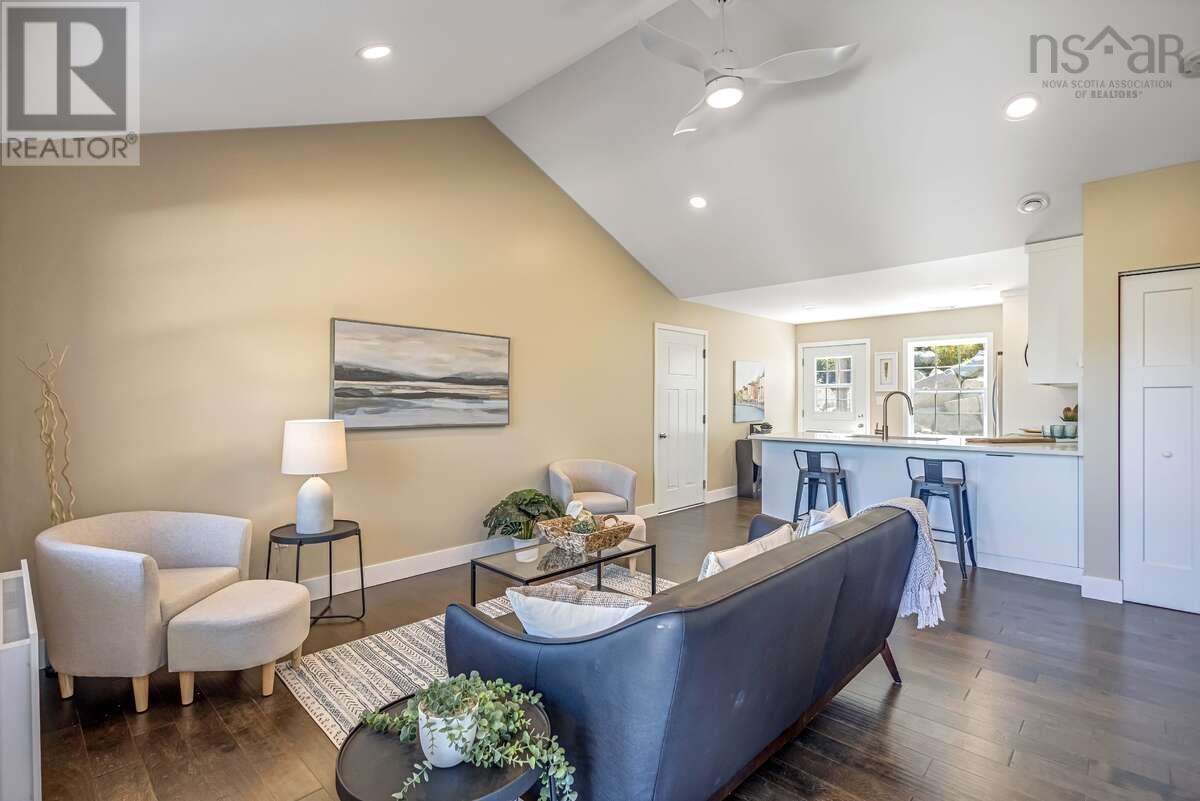 Property 7 of 24 of 7 Lions Club Road