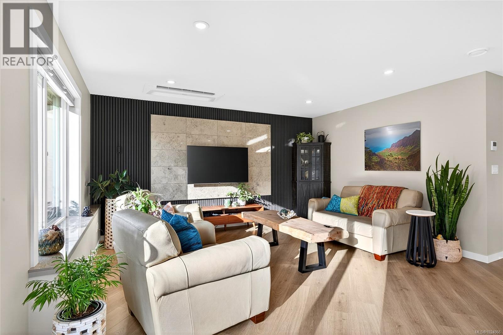 13 295 Lower Ganges Road, Salt Spring