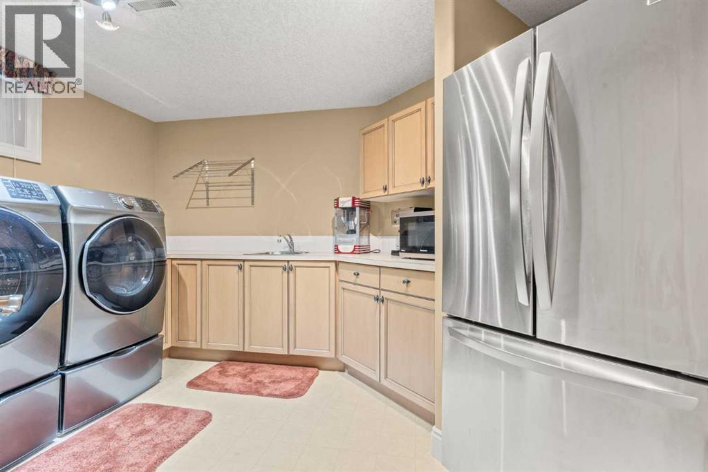 Single Family House Bungalow for Sale in  MCKENZIE LAKE Island SE McKenzie Lake Calgary 