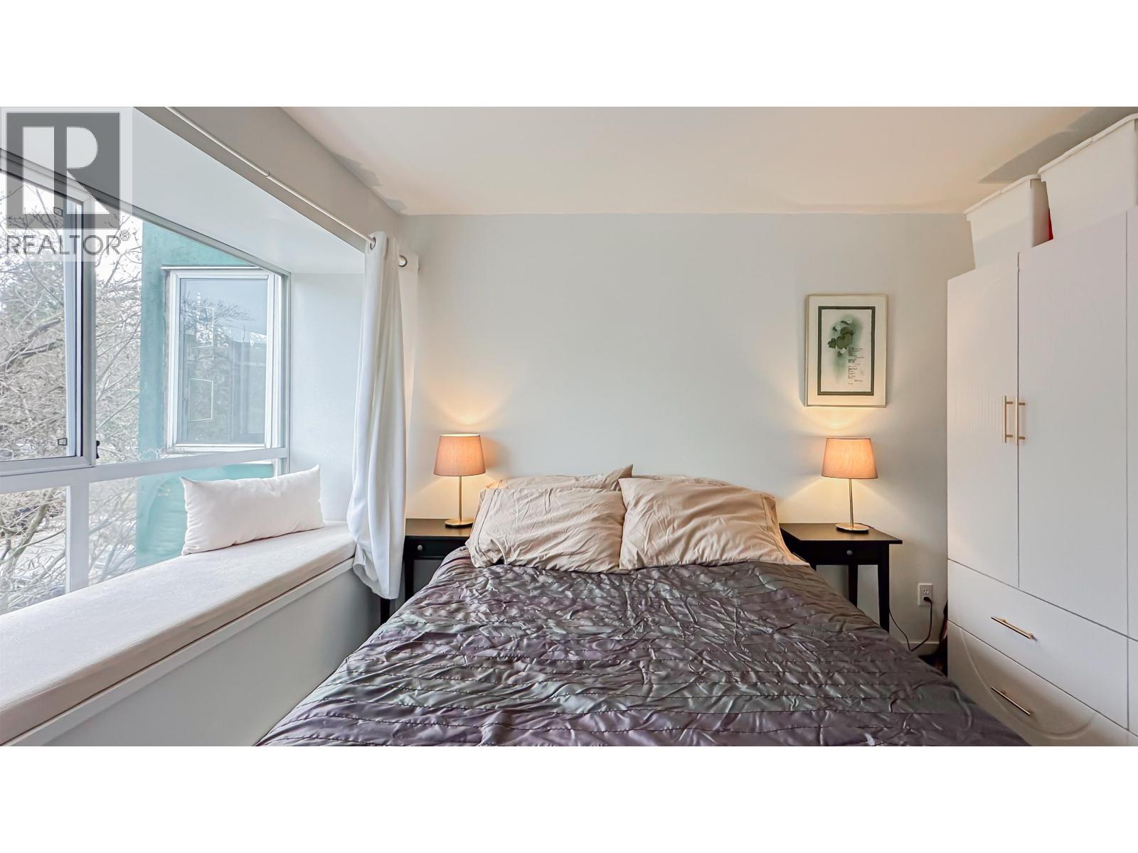 2211 WALL STREET, Vancouver