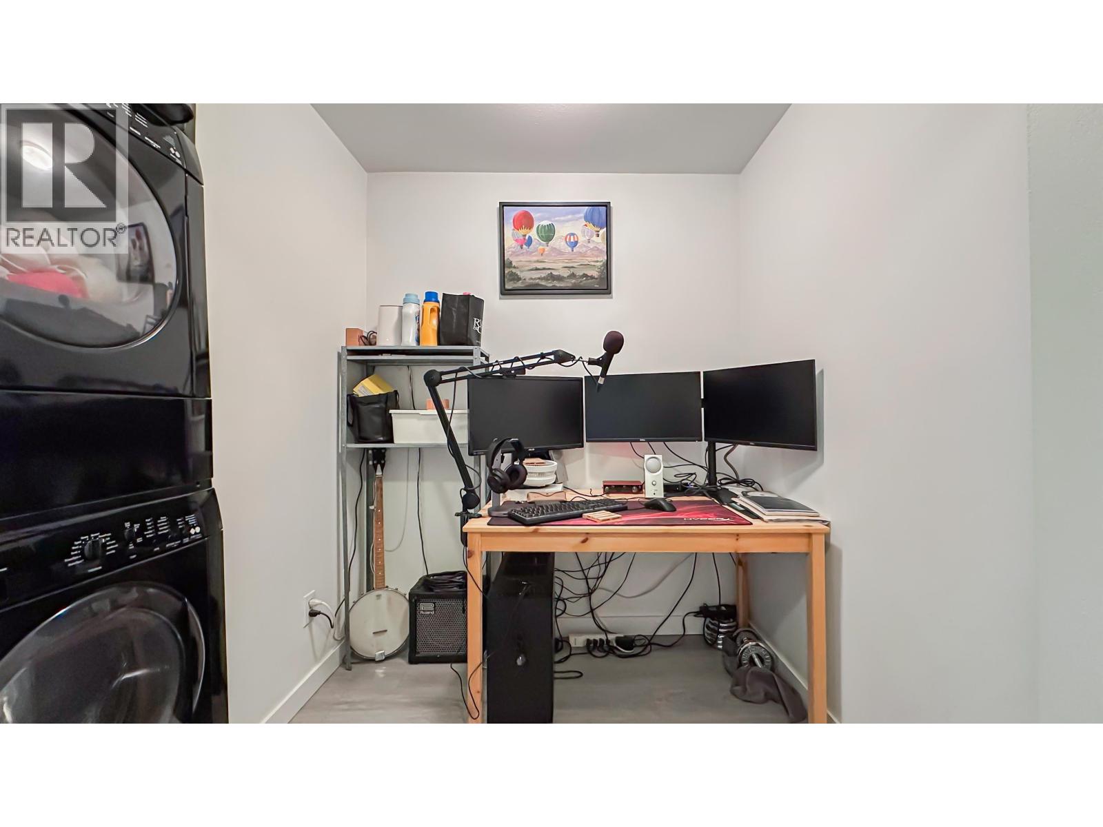 2211 WALL STREET, Vancouver