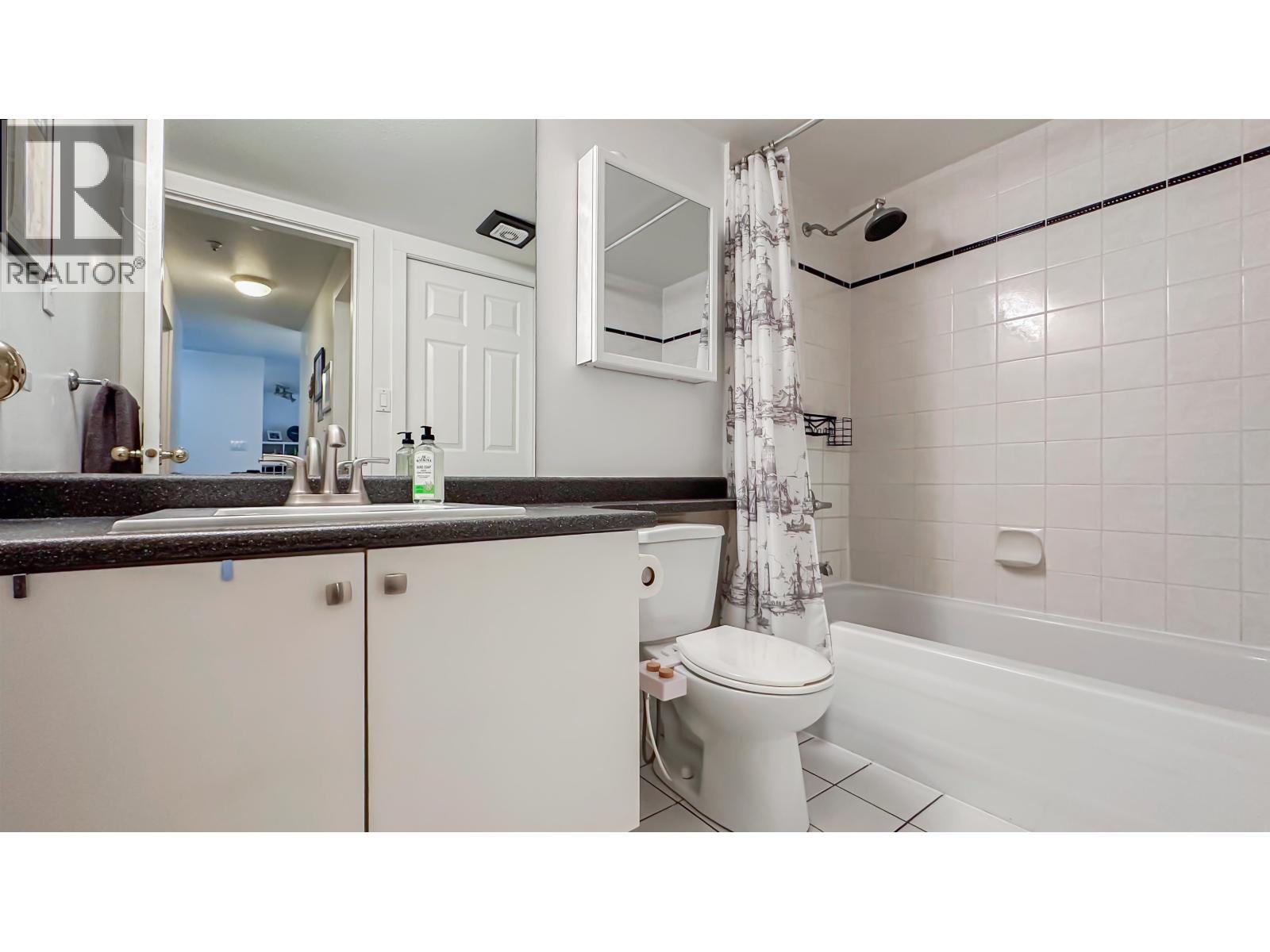 2211 WALL STREET, Vancouver