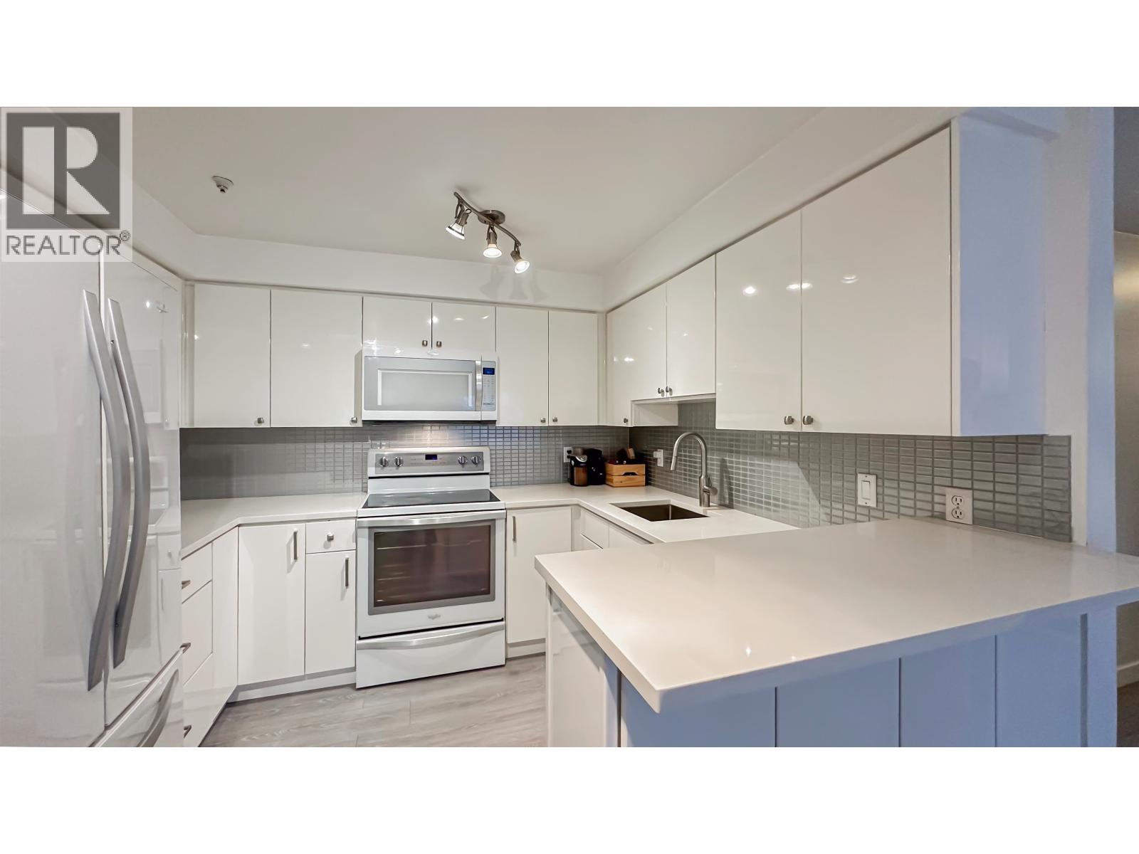 2211 WALL STREET, Vancouver