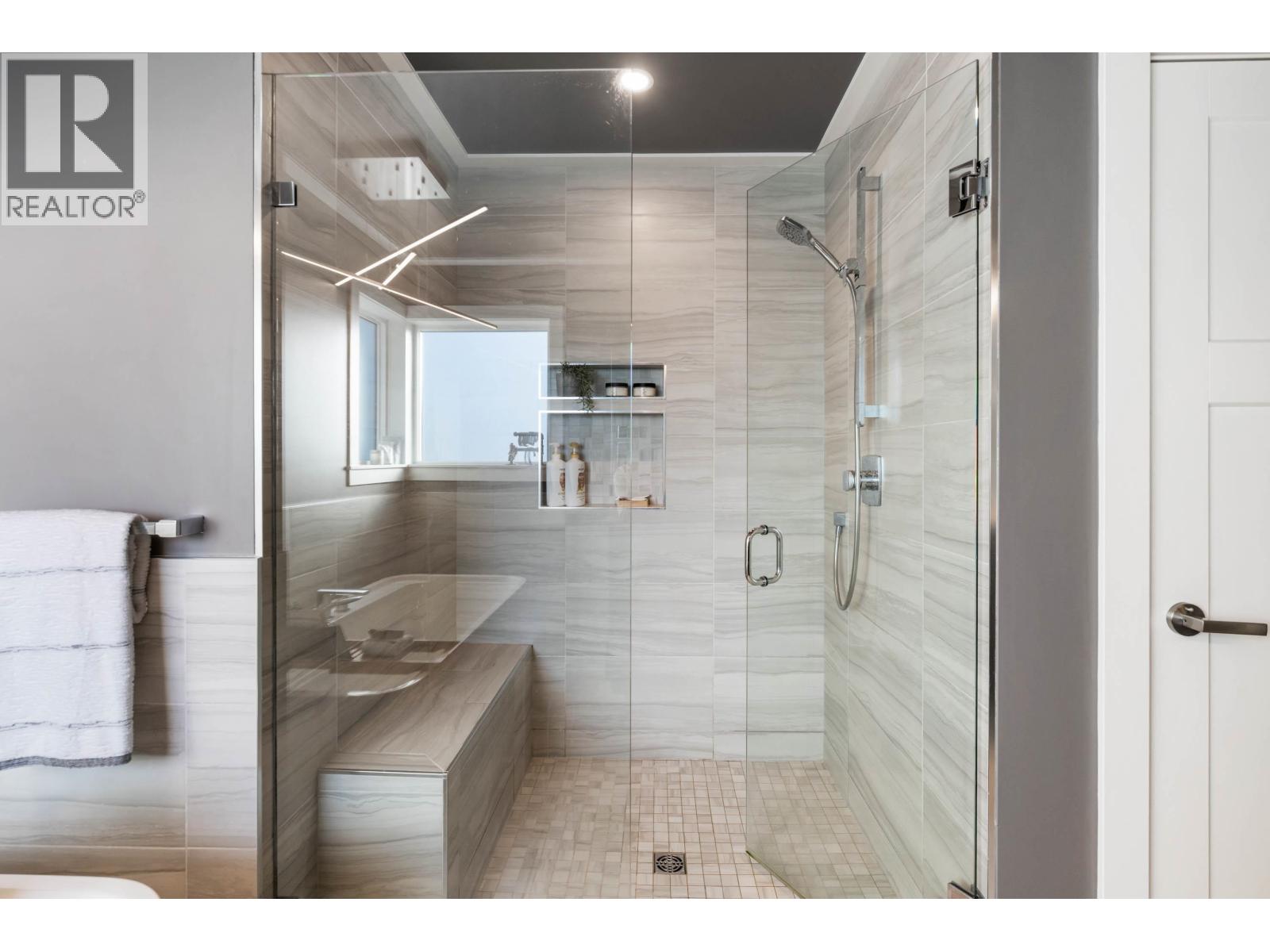 814 LEVIS STREET, Coquitlam