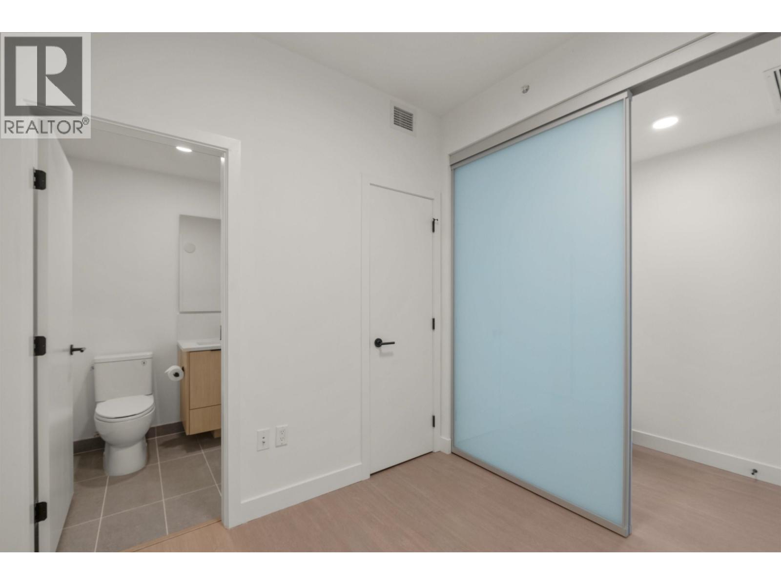 553 422 E 3RD STREET, North Vancouver