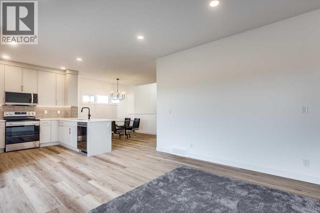 Single Family House Bi-level for Sale in  Emmett Crescent Evergreen Red Deer 