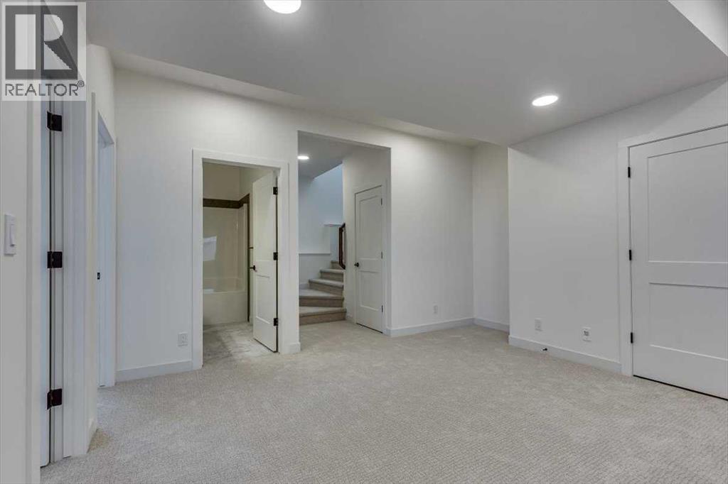 Single Family House Bi-level for Sale in  Emmett Crescent Evergreen Red Deer 