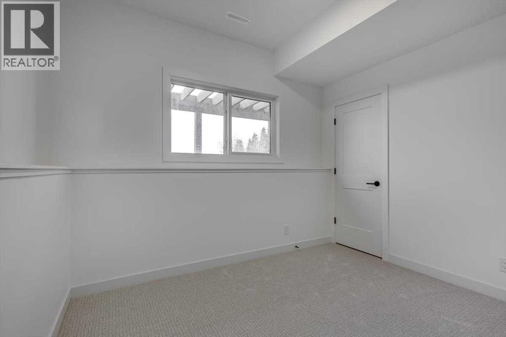 Single Family House Bi-level for Sale in  Emmett Crescent Evergreen Red Deer 