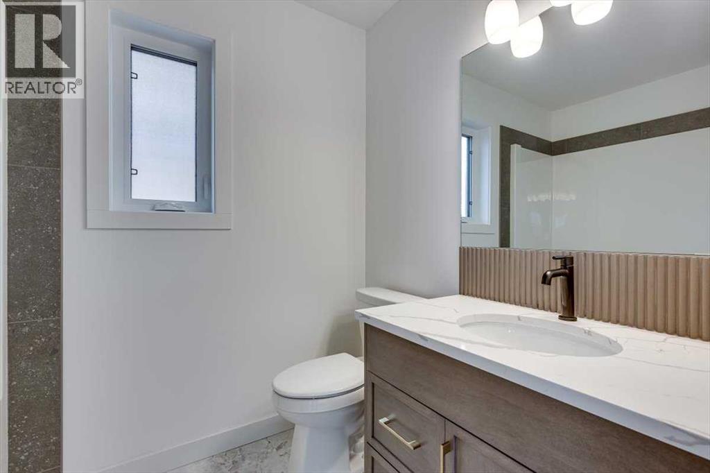 Single Family House Bi-level for Sale in  Emmett Crescent Evergreen Red Deer 