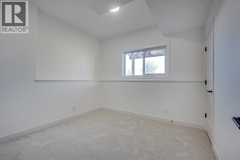 Single Family House Bi-level for Sale in  Emmett Crescent Evergreen Red Deer 