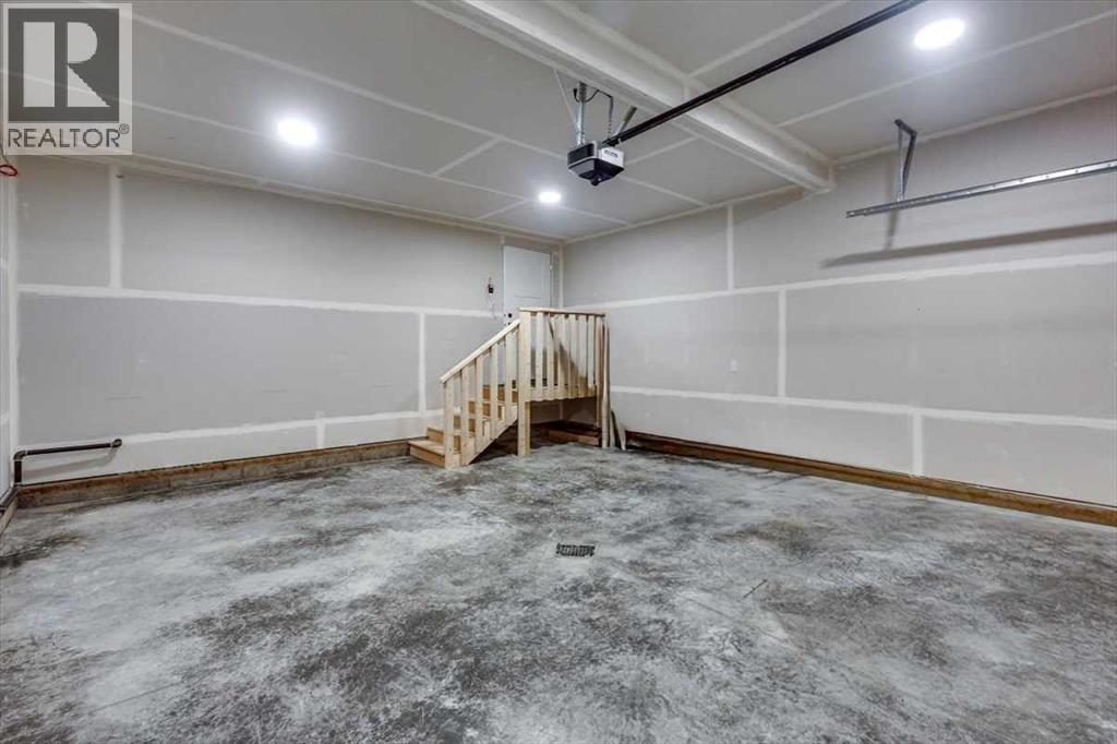 Single Family House Bi-level for Sale in  Emmett Crescent Evergreen Red Deer 