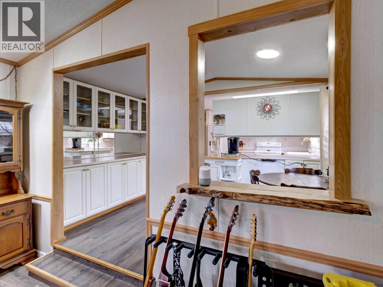 28 5575 MASON ROAD, Sechelt