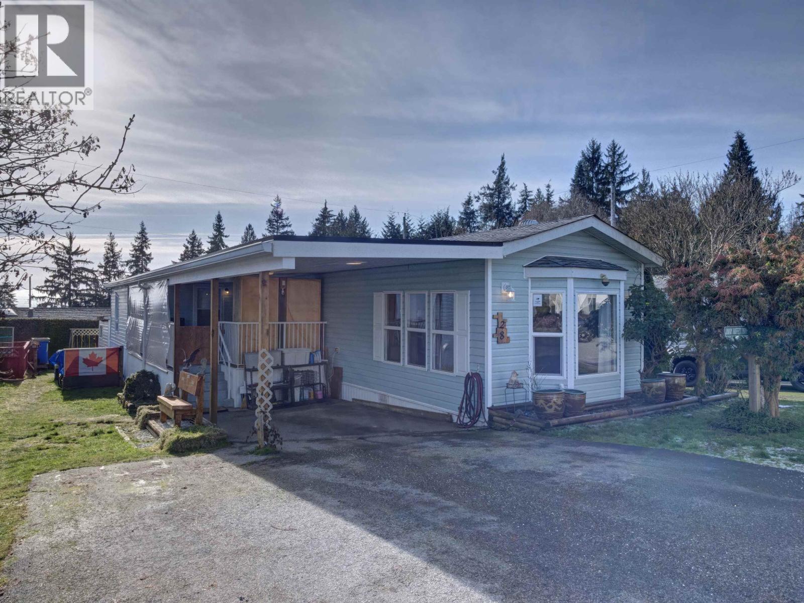 28 5575 MASON ROAD, Sechelt