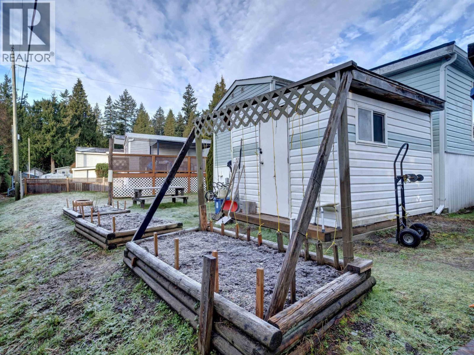 28 5575 MASON ROAD, Sechelt