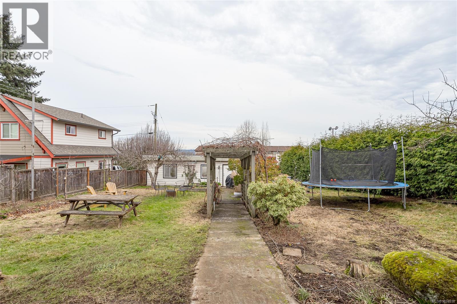 249 Victoria Rd, Nanaimo