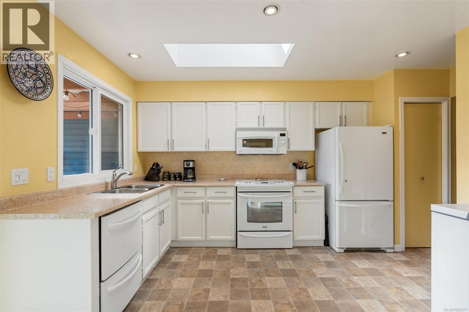 2617 Lancelot Pl, Central Saanich