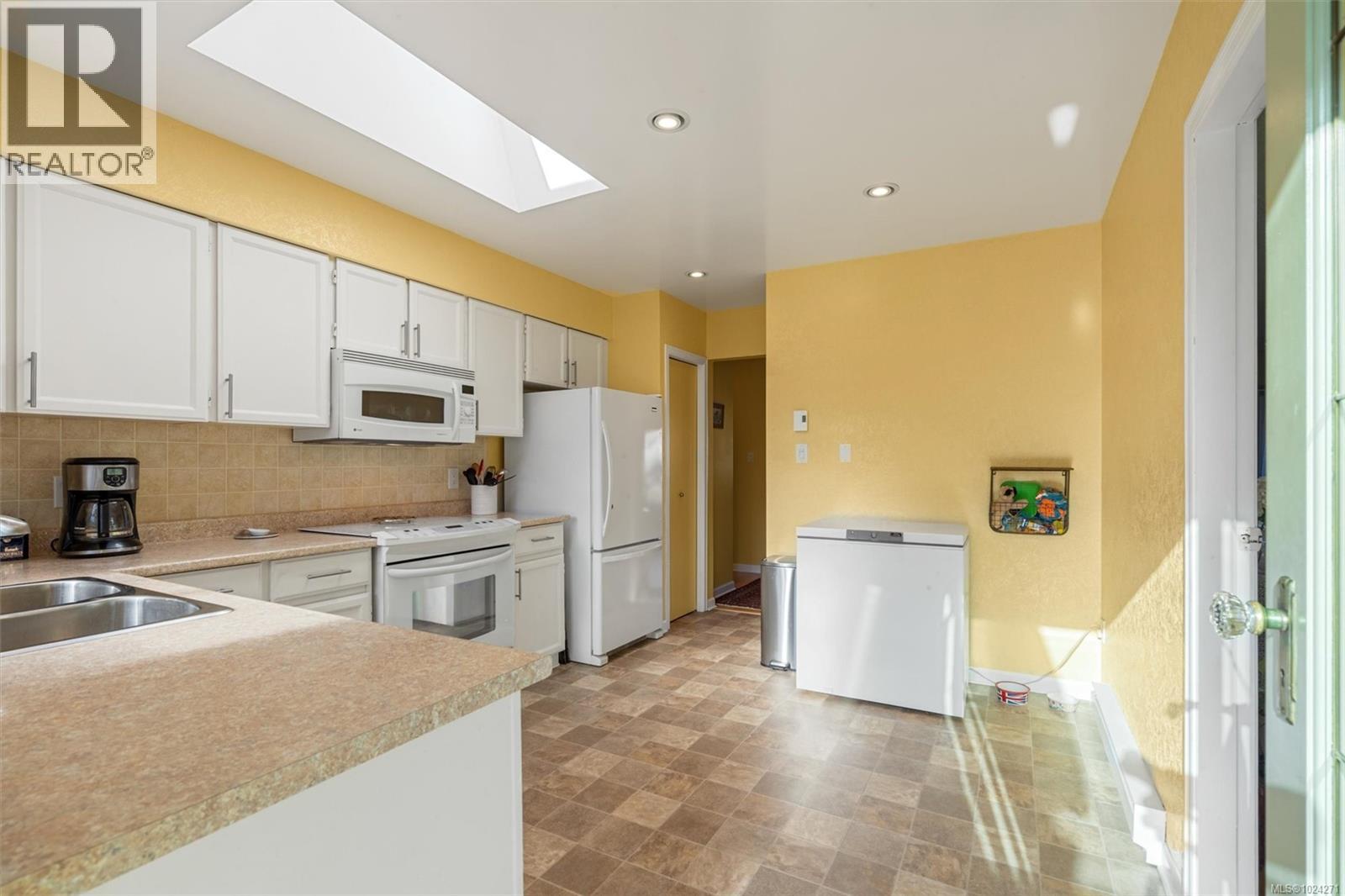 2617 Lancelot Pl, Central Saanich