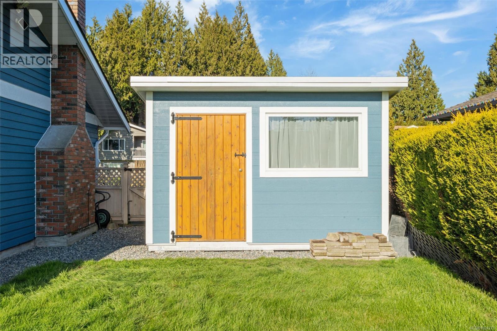 2617 Lancelot Pl, Central Saanich